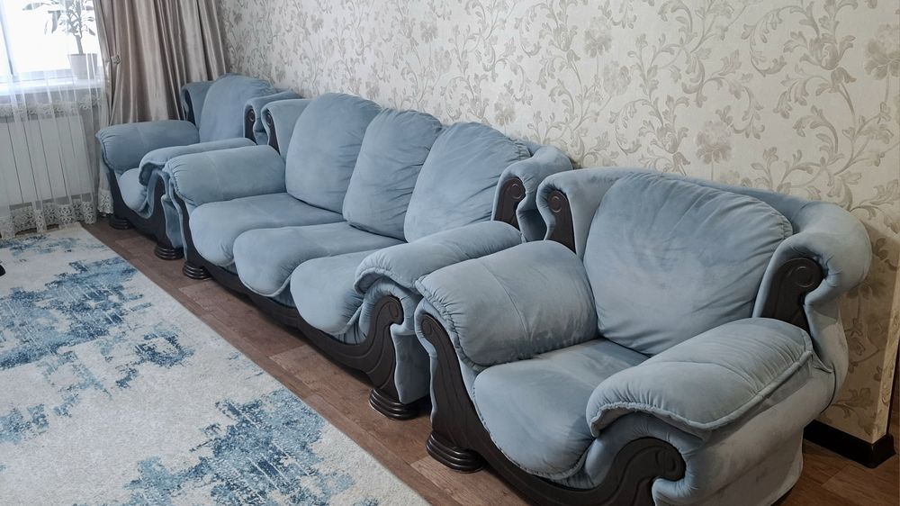 Раскладной диван и кресла