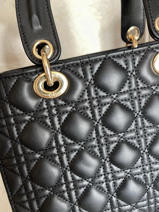Чанта Lady Dior черна среден размер