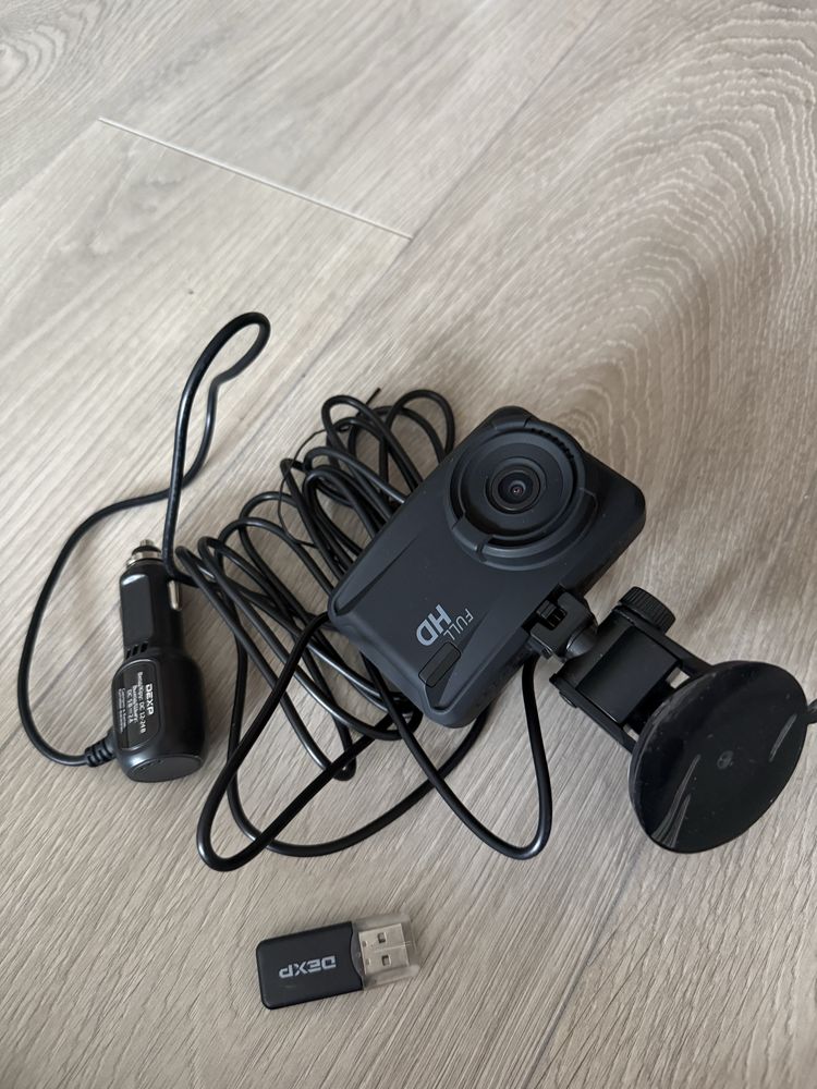 Продаю видеорегистратор DEXP RD‑Reflector 2