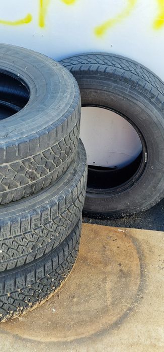 Vand 4 cauciucuri Bridgestone de iarna 225 75 r16