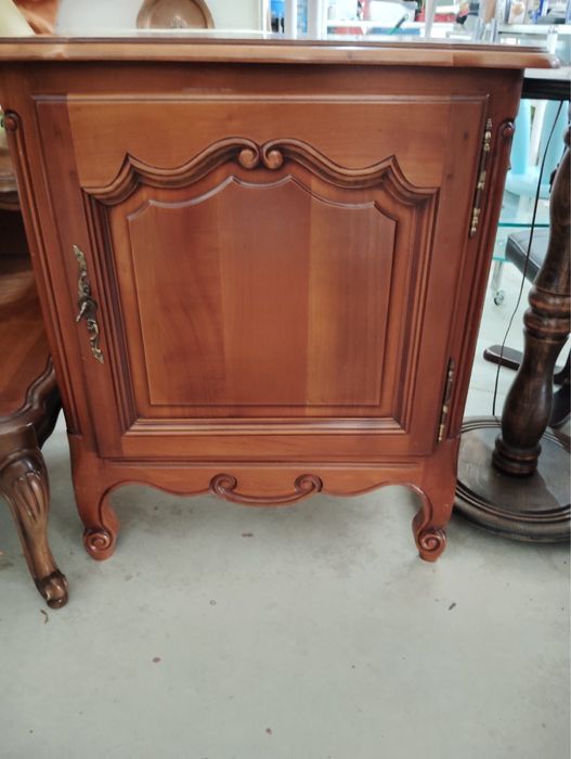 Шкаф в стил Луи XV