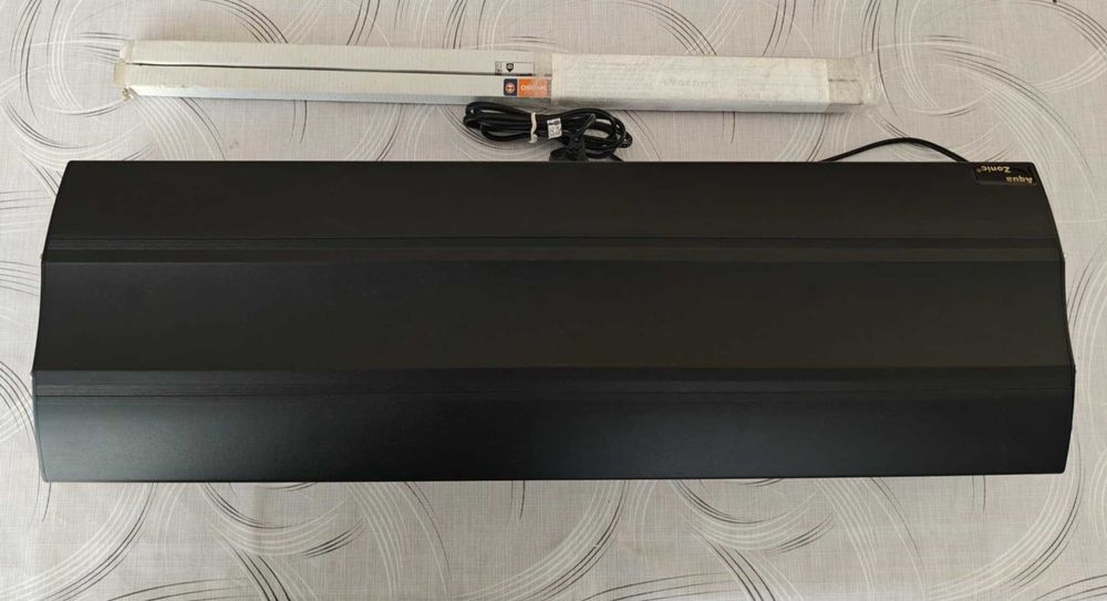 Vand lampa T5 de acvariu si Set Lilly pipe cu schimer.
