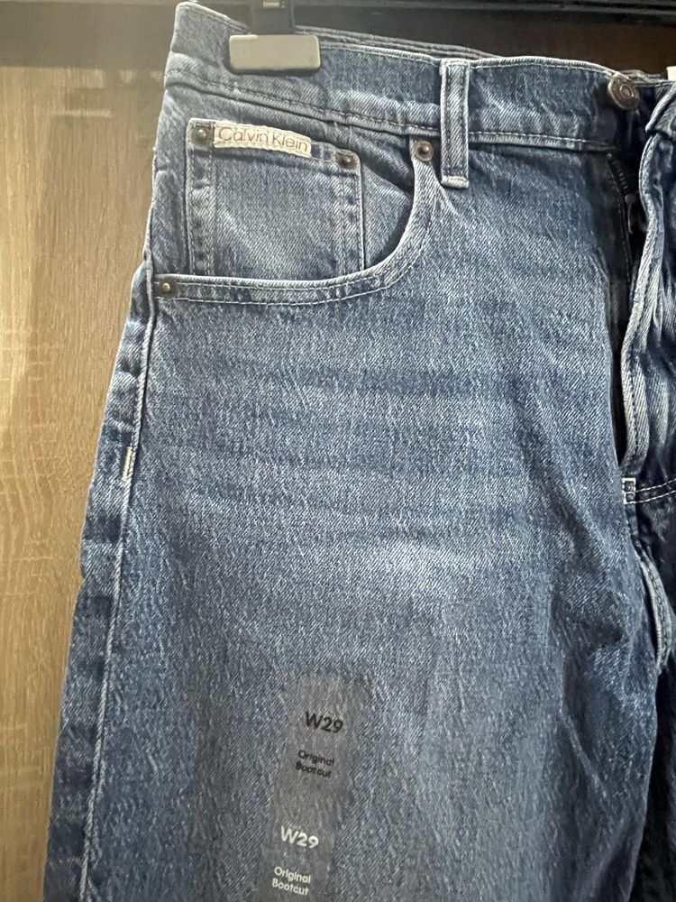 Дънки на Calvin Klein