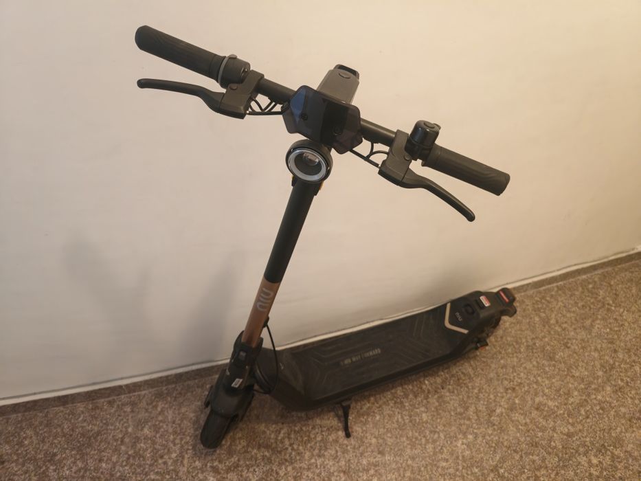 Тротинетка NIU KQi3 Pro