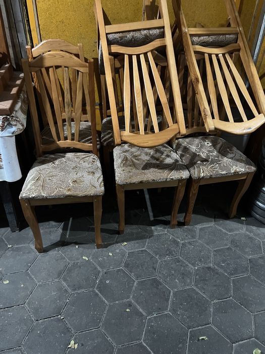 Продам стуля 8 штук