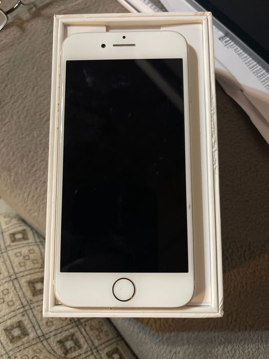 Iphone 7 32 gb розов ,със кутия и зарядно