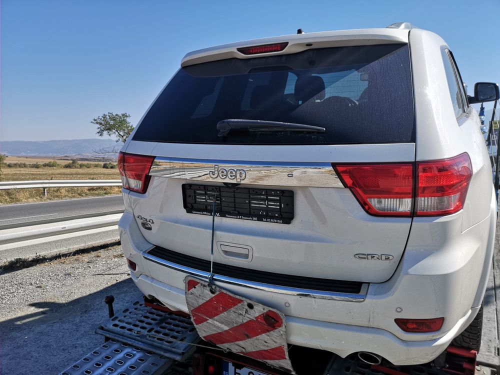 Jeep Wk2 Grand Cherokee на части