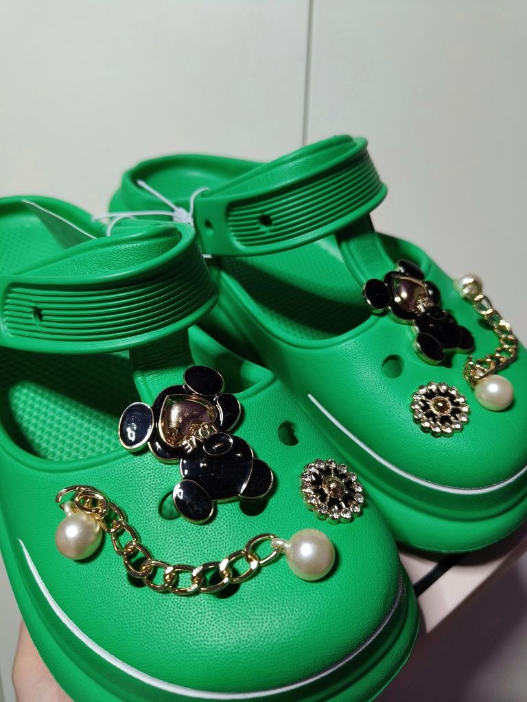 Saboți noi CROCS