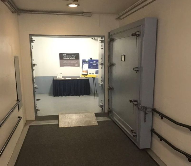 usa intrare siguranta antiefractie confectie metalica blindata masiva