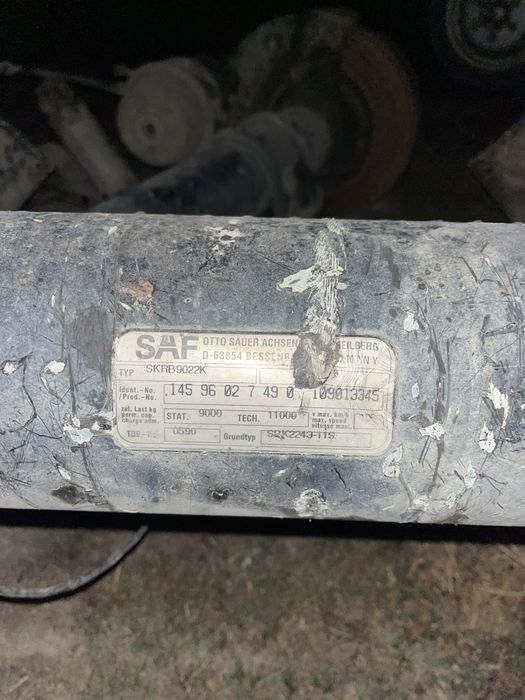 SAF  SCHMITZ ось в зборе