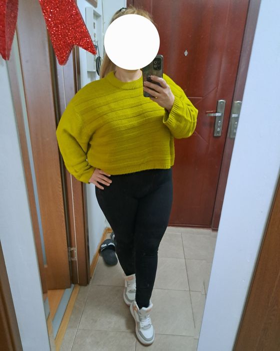 Pulover crop top oversized