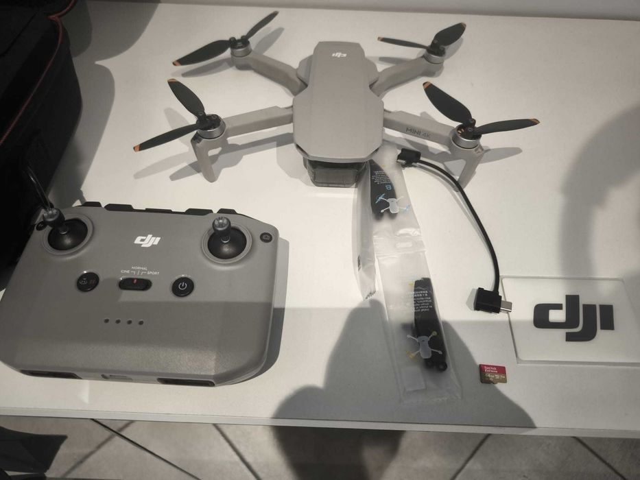 Drona Dji Mini 4k + Geanta + Card Sandisk Extreme