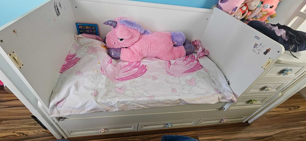 Продавам скрин за детска стая