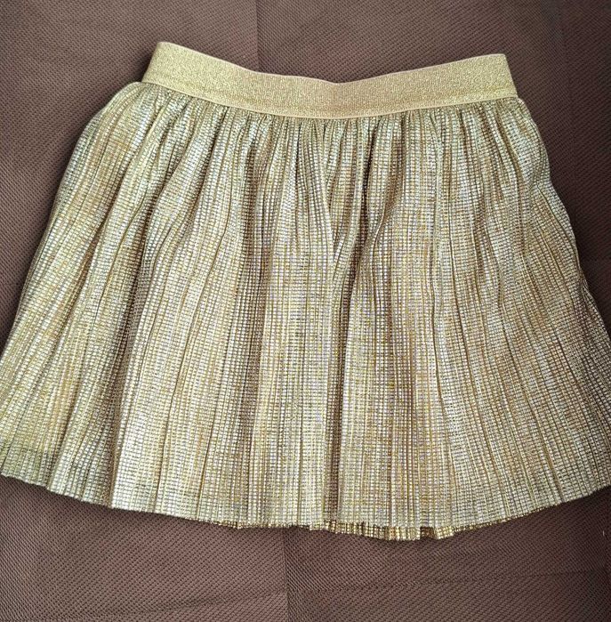 Продавам страхотна поличка на HM в златисто