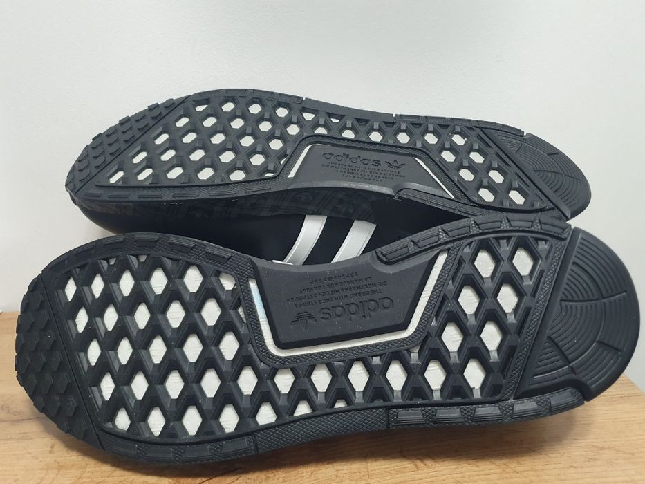 Маратонки Adidas Originals NMD R1 V3