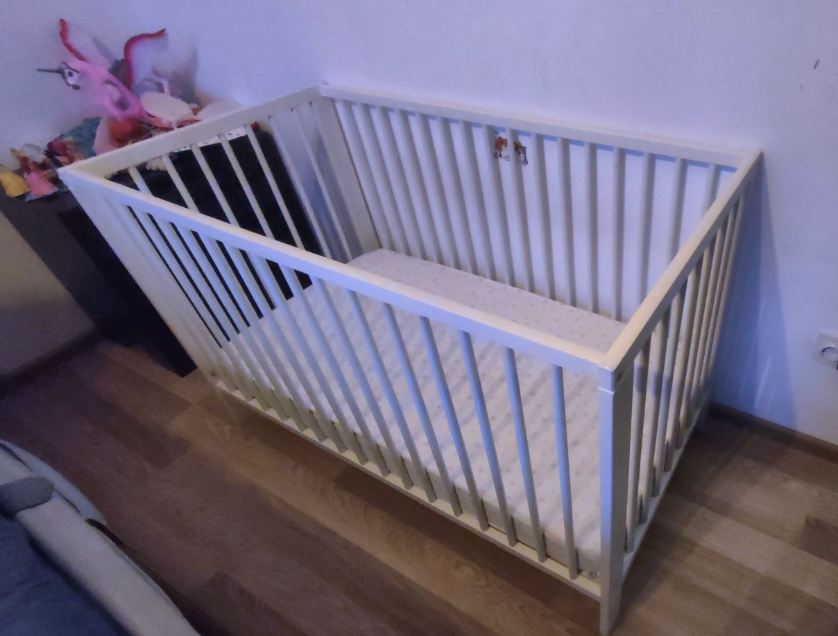 Patut copil, Ikea Guliver cu saltea și protecții in stare impecabila.