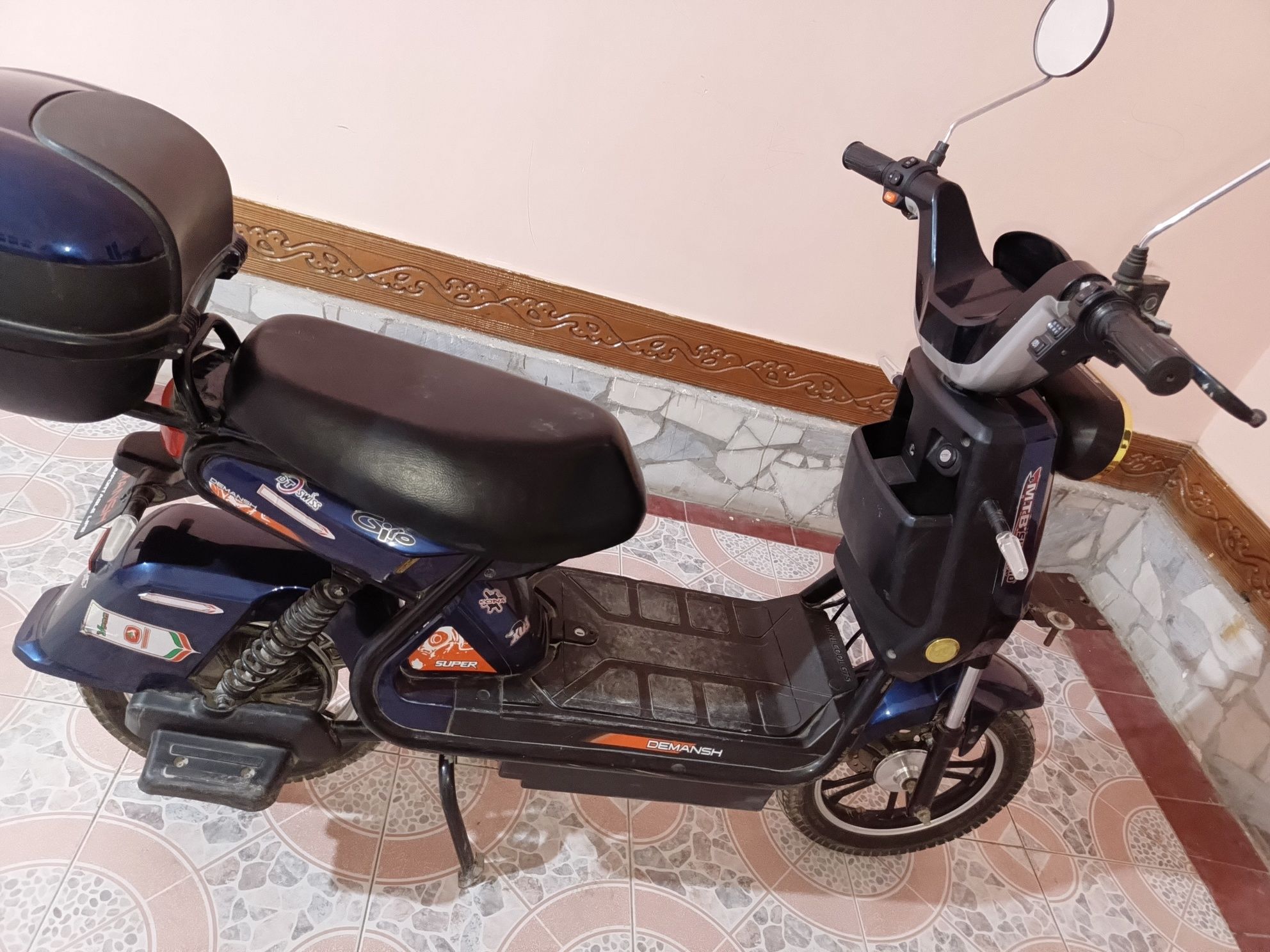 Skuter elektronni