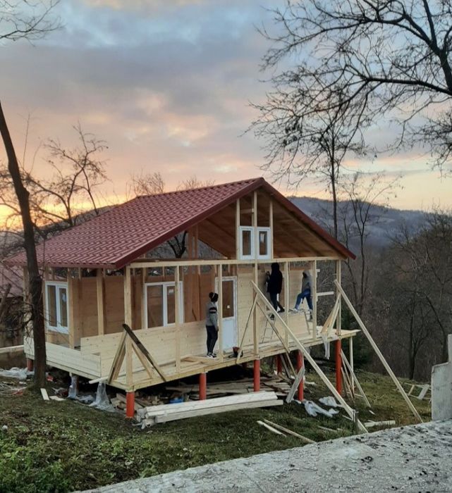 Doriți o casa din lemn, o cabana, un foișor sau o casuta de vacanta,,,