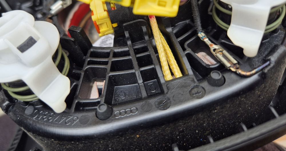 Волан Audi A4 A5 Q5 2008 - 2015г в комплект с Airbag