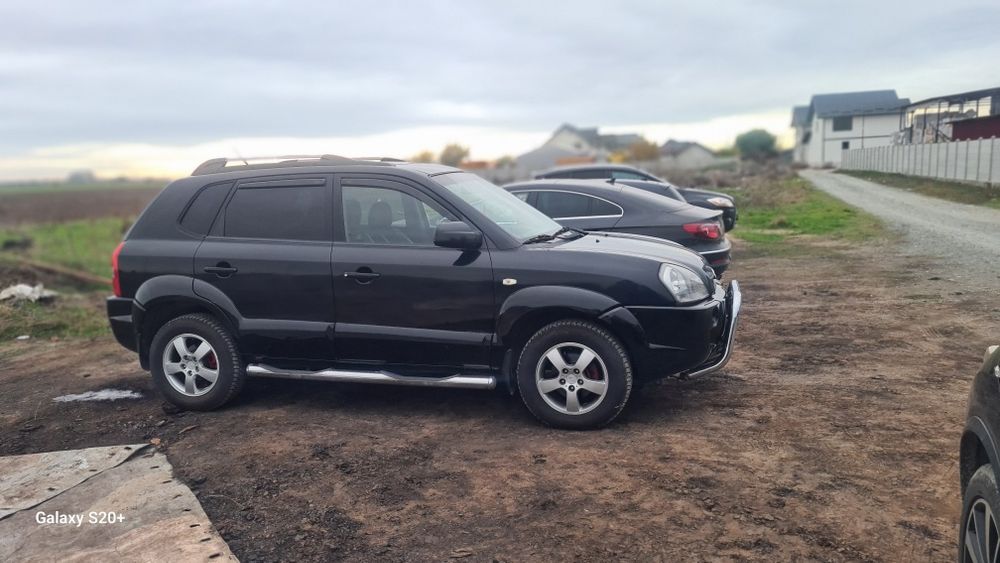Vând hyundai tucson