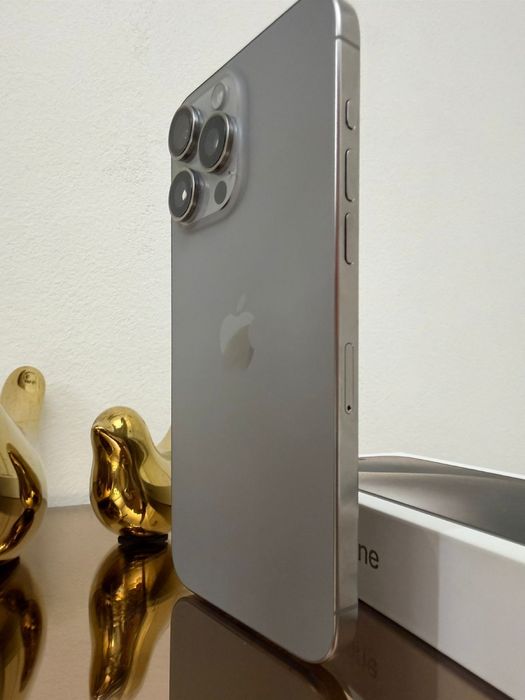 Apple iPhone 15 Pro Max 256ГБ,обмена нет