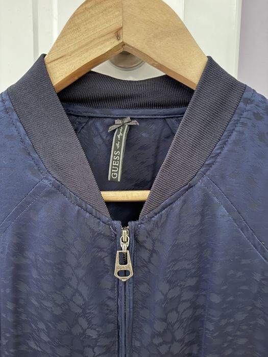 Тънко яке Guess