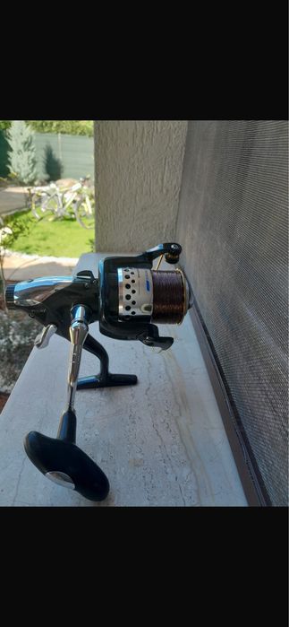Vand  2 bete de pescuit cu mulinete,  aproape noi