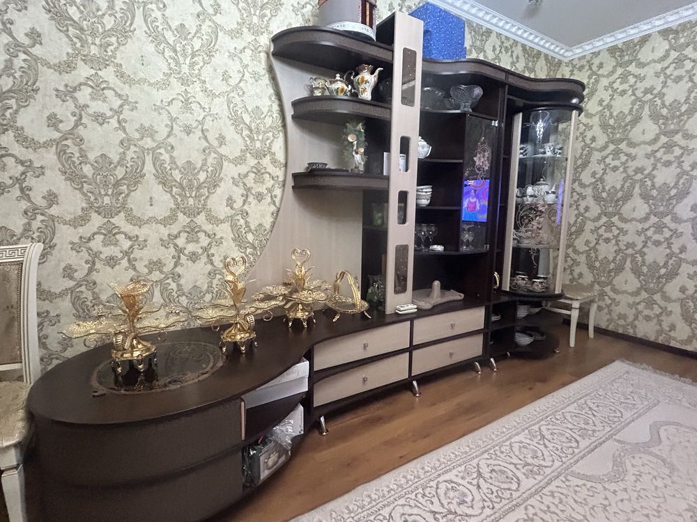 Сервант в гостинную