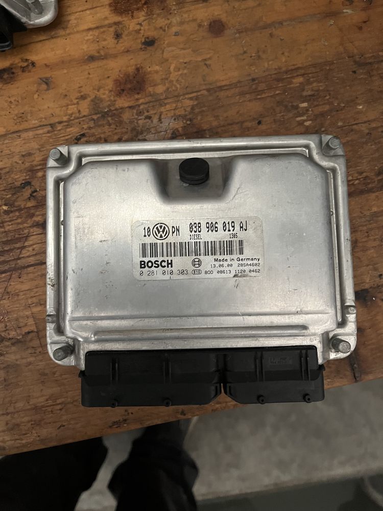 Calculator motor ECU  Vw Passat motor 1.9