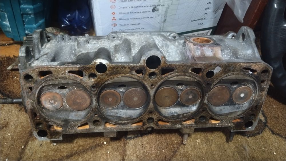 Продам головку на Ауди пассат 1.8