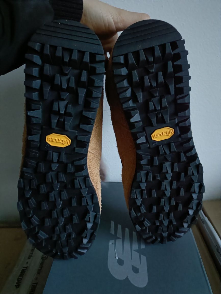 Зимни обувки New Balance номер 44