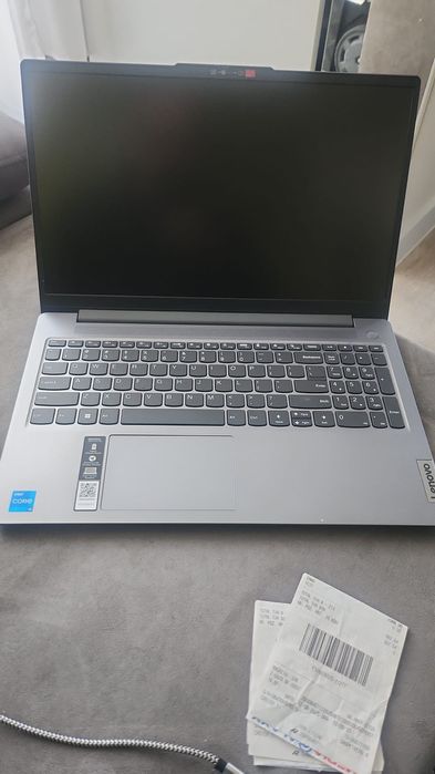 Laptop lenovo  noua