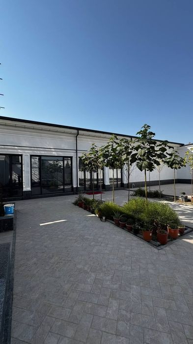 Продается Новый Евро Дом 

Площадью  14  соток

7  комнат

Есть Сауна