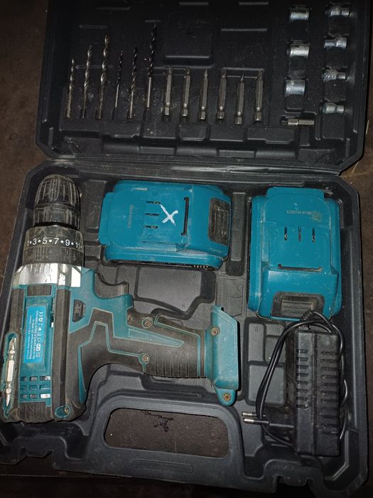 Шуроповерт макита