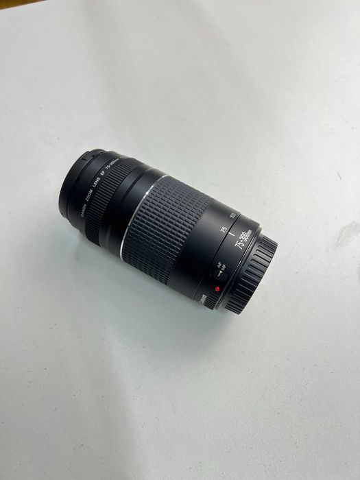 Obiectiv canon zoom lens ef 75-300mm 1 4-5.6 III
