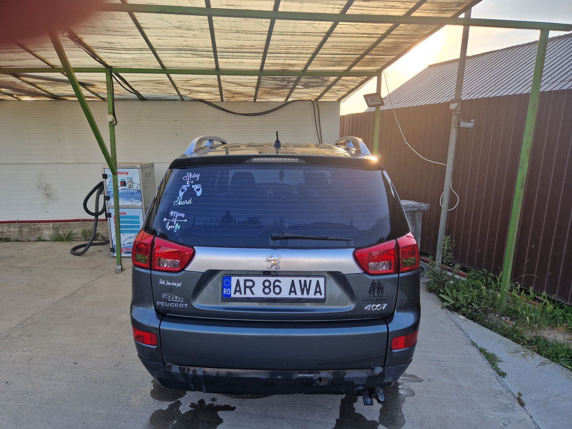 Peugeot 4007 (7 locuri)
