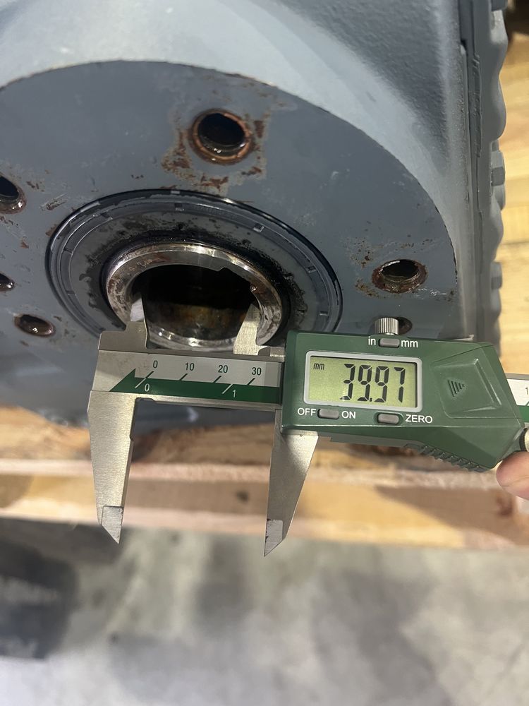 Мотор-редуктор SEW 0.75 kW 13 изх об
