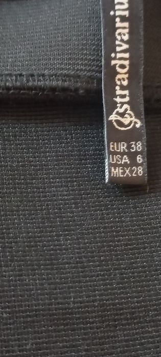 Дамска пола черна Stradivarius