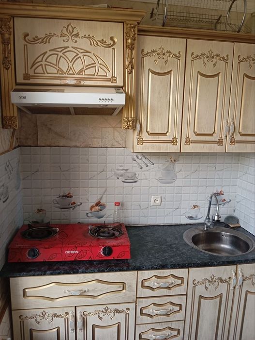 Ижорага 2/4/4 Вокзалда бозор олдида.