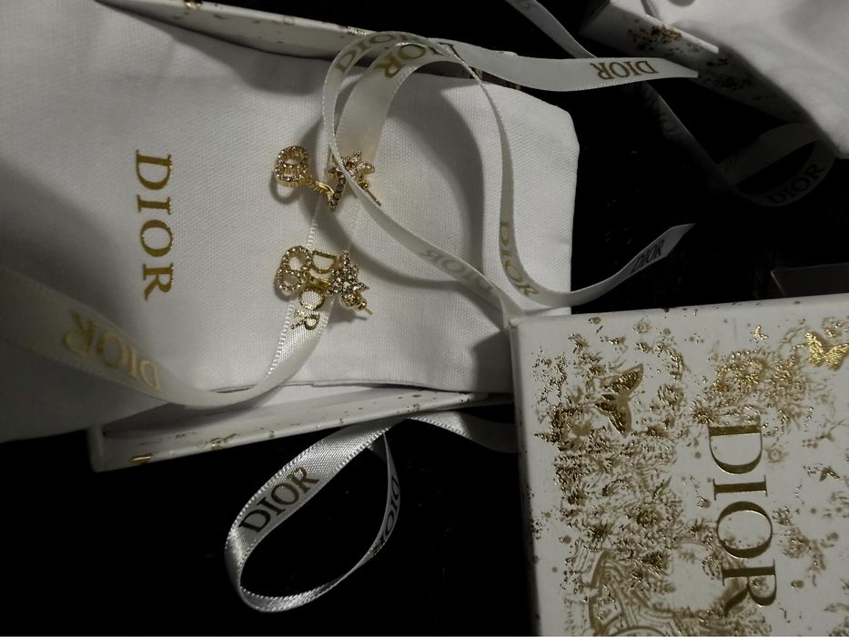 Обеци видове Dior