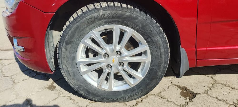 Покрышки зимние с дисками комплект б/у , 205/65R15