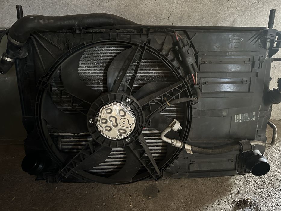 Калници,радиатори и панти за преден капак за Мини Клубмен Mini Clubman