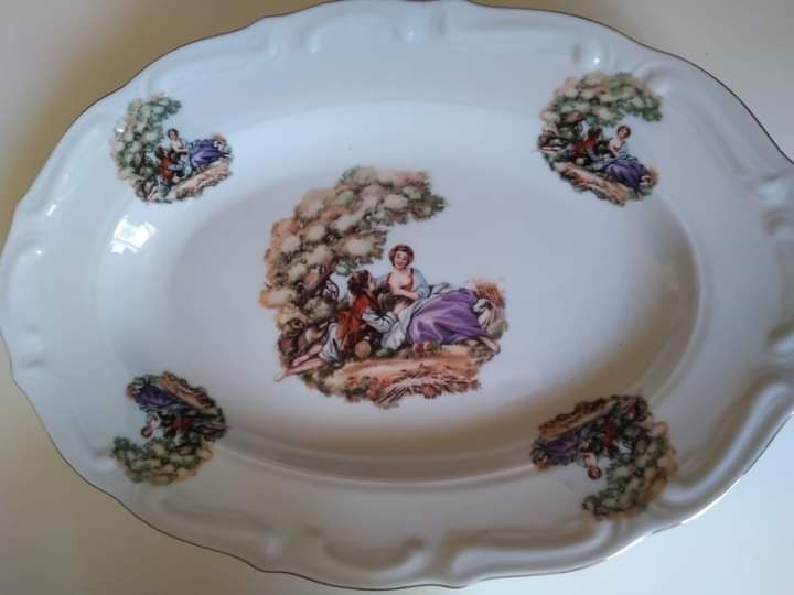 Български порцеланови чинии на Изида Ромео и Жулиета