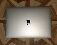 MacBook Pro 2016 – 15.4 inch Touch Bar Retina Display
Touch Bar Retina