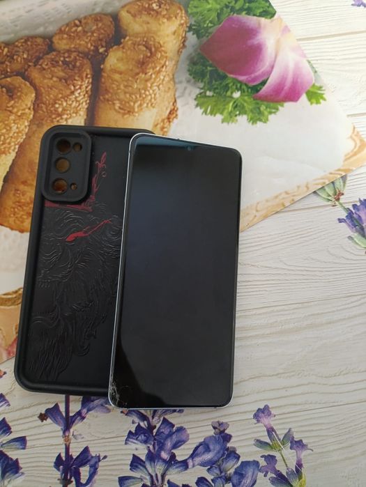 Vând samsung s20 5g  fisurat fata spate