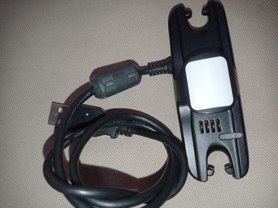 Sony naushnik zaryatkasi