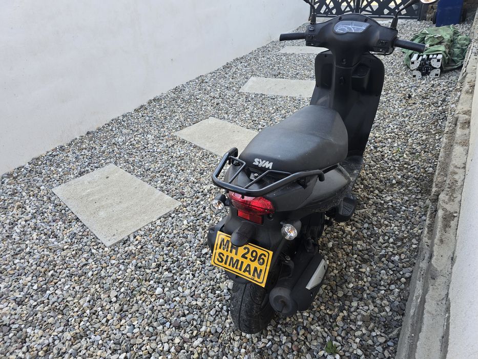 Scuter sym 49cm 950euro 2019