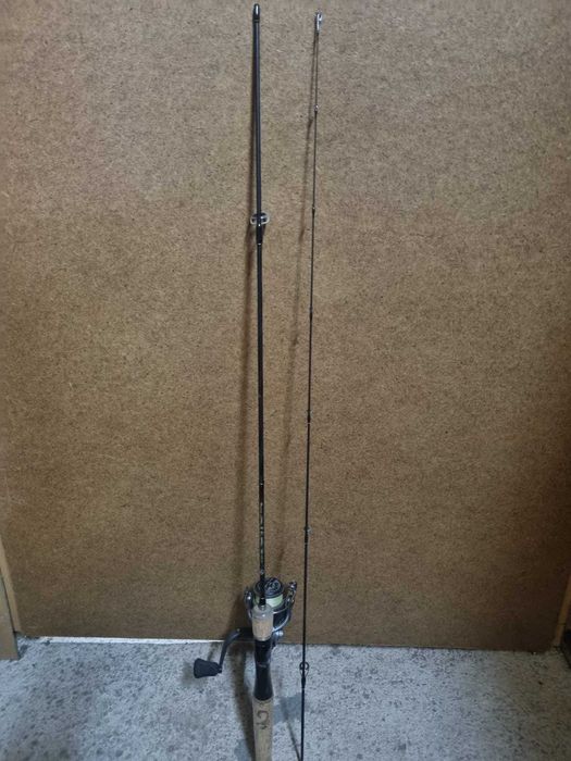 Спиниг въдица Lemoren акция 1.5-9, с макара SG 4 2500 и навито влакно