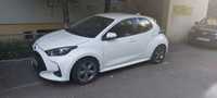 Vand Toyota Yaris hybrid usor avariat