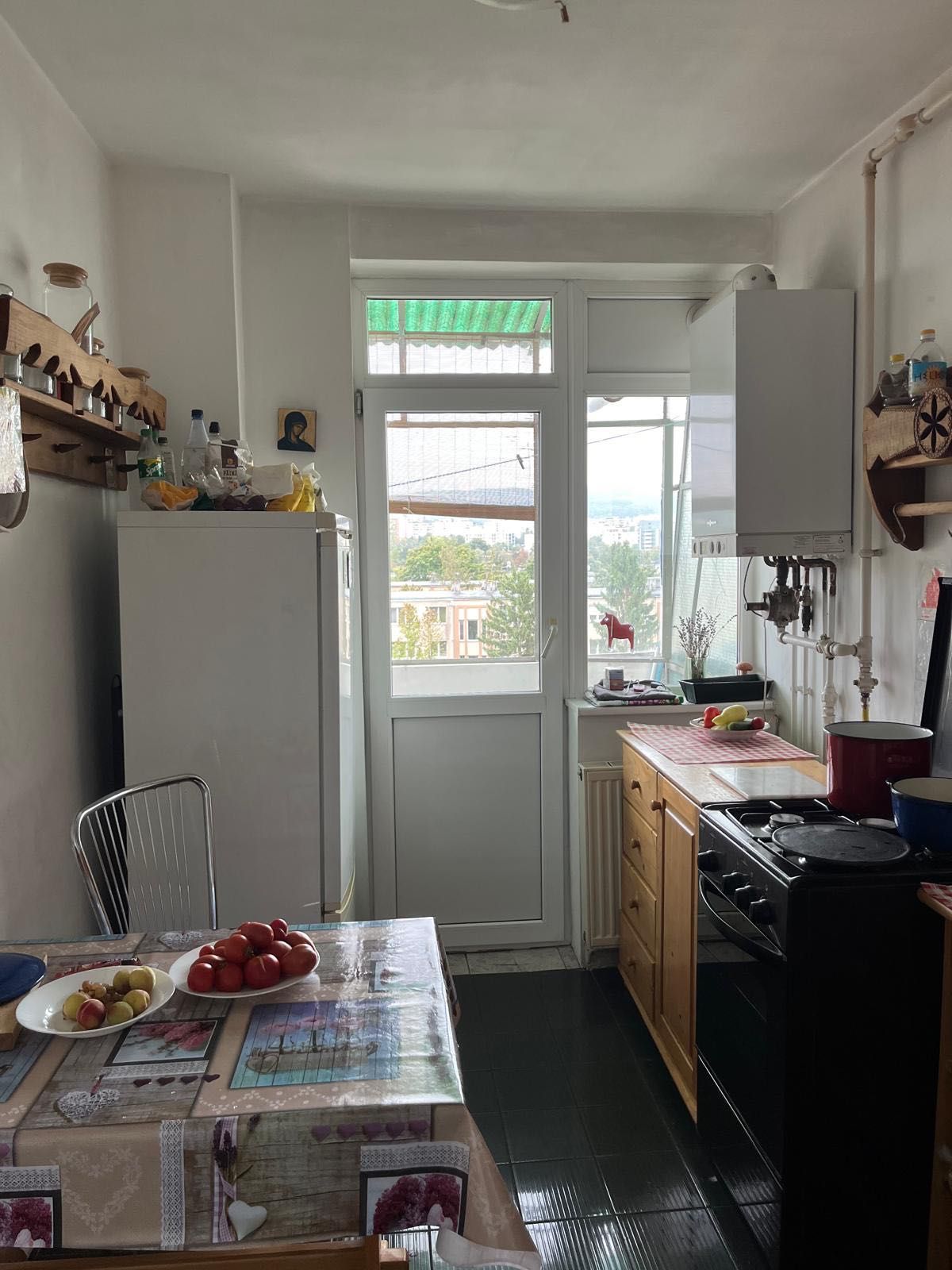 Închiriez apartament cu 2 camere, în cartierul Grigorescu.